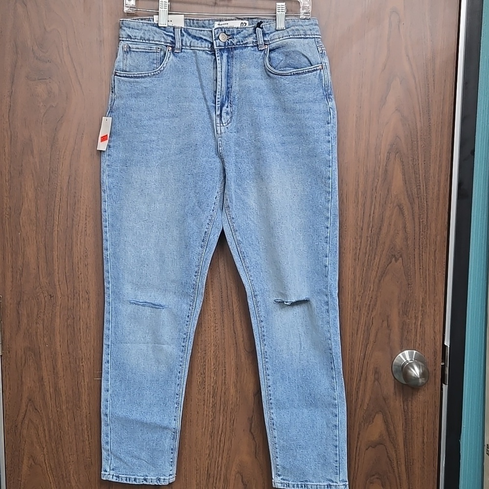 Refuge Denim Size 7 Light Wash High Rise Distressed Vintage Mom Jeans